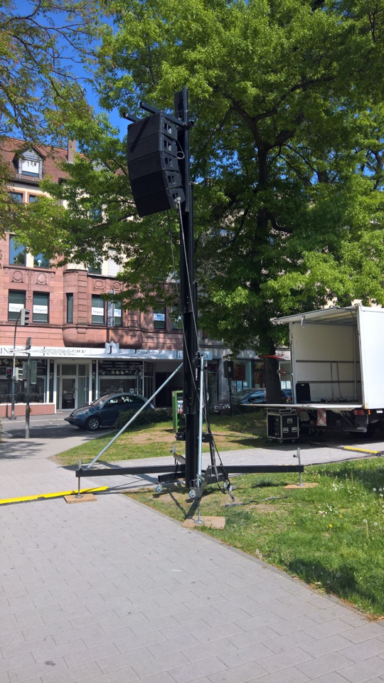 Line Array an Lift